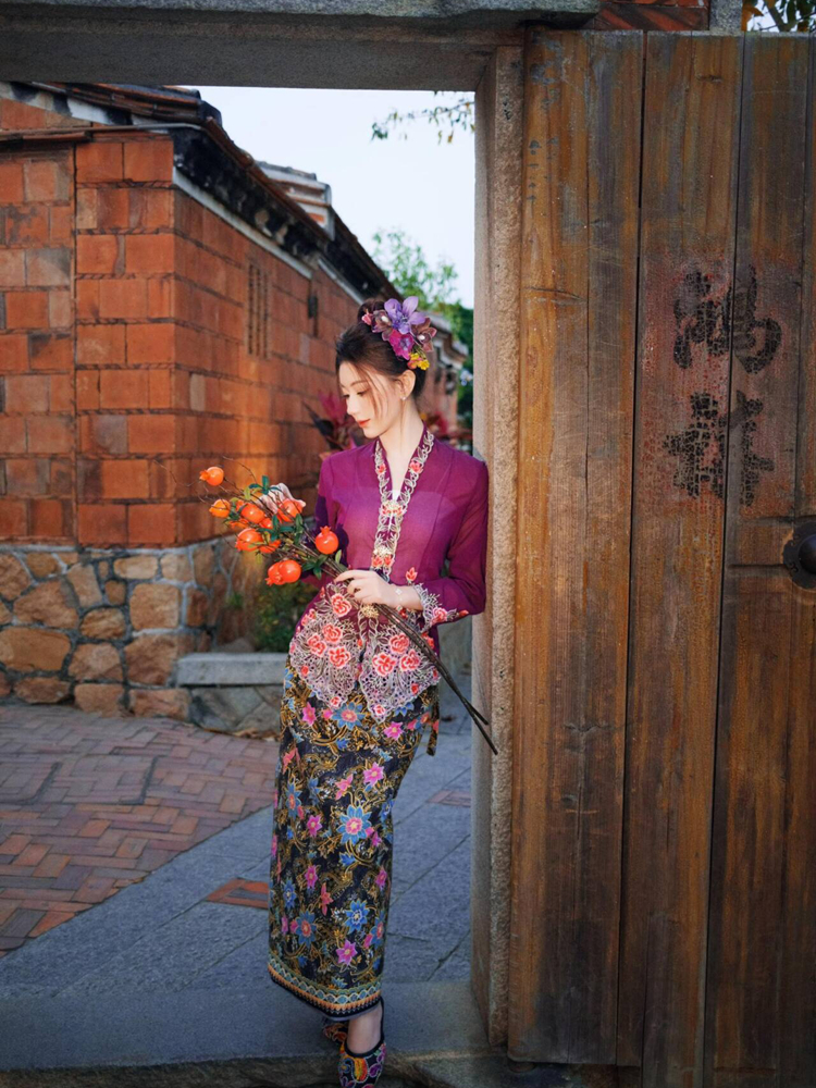 Ethnic Fashion For Ladies - New Ethnic Style Women's Fashion Heavy