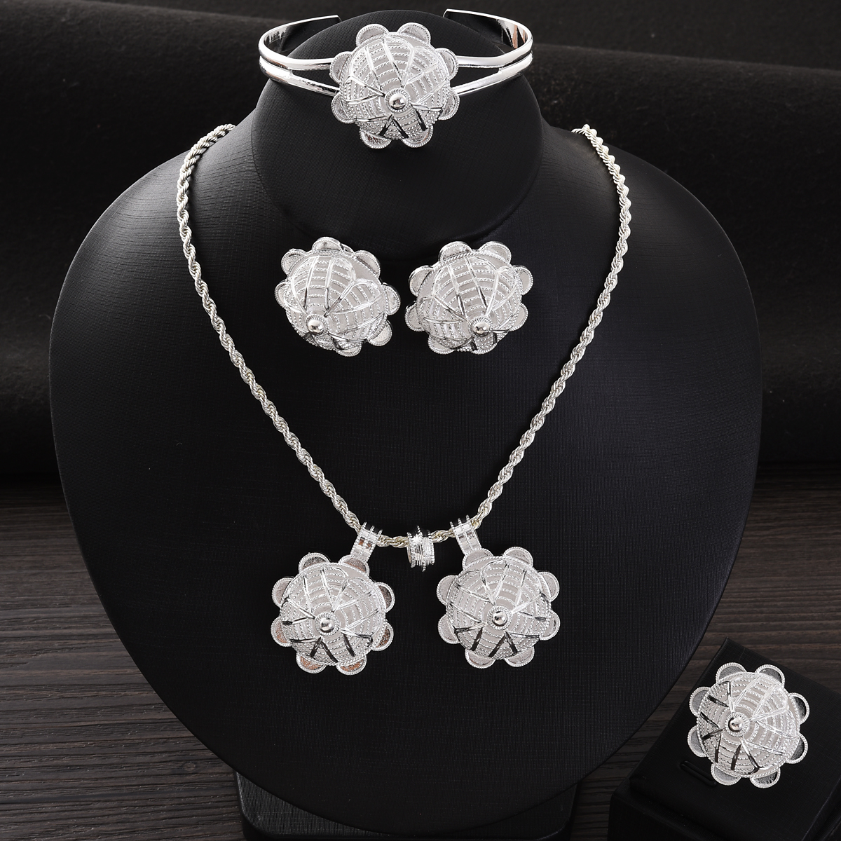 Africa Silver Color Jewelry Ac - огляд і ціна Ethnic Fashion In Dubai