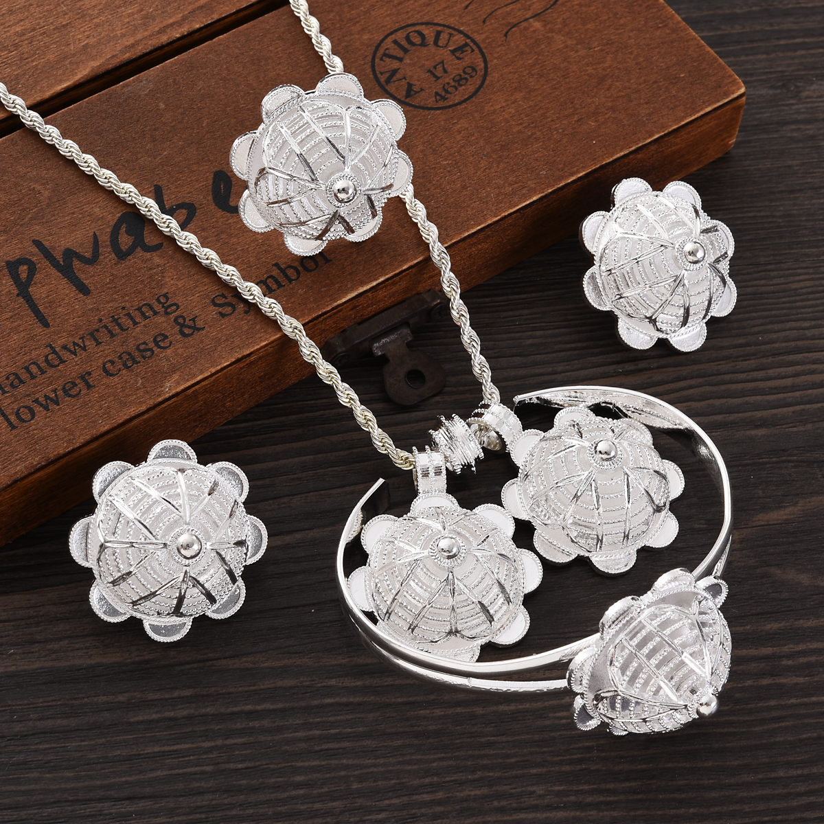 Africa Silver Color Jewelry Ac - огляд і ціна Ethnic Fashion In Dubai