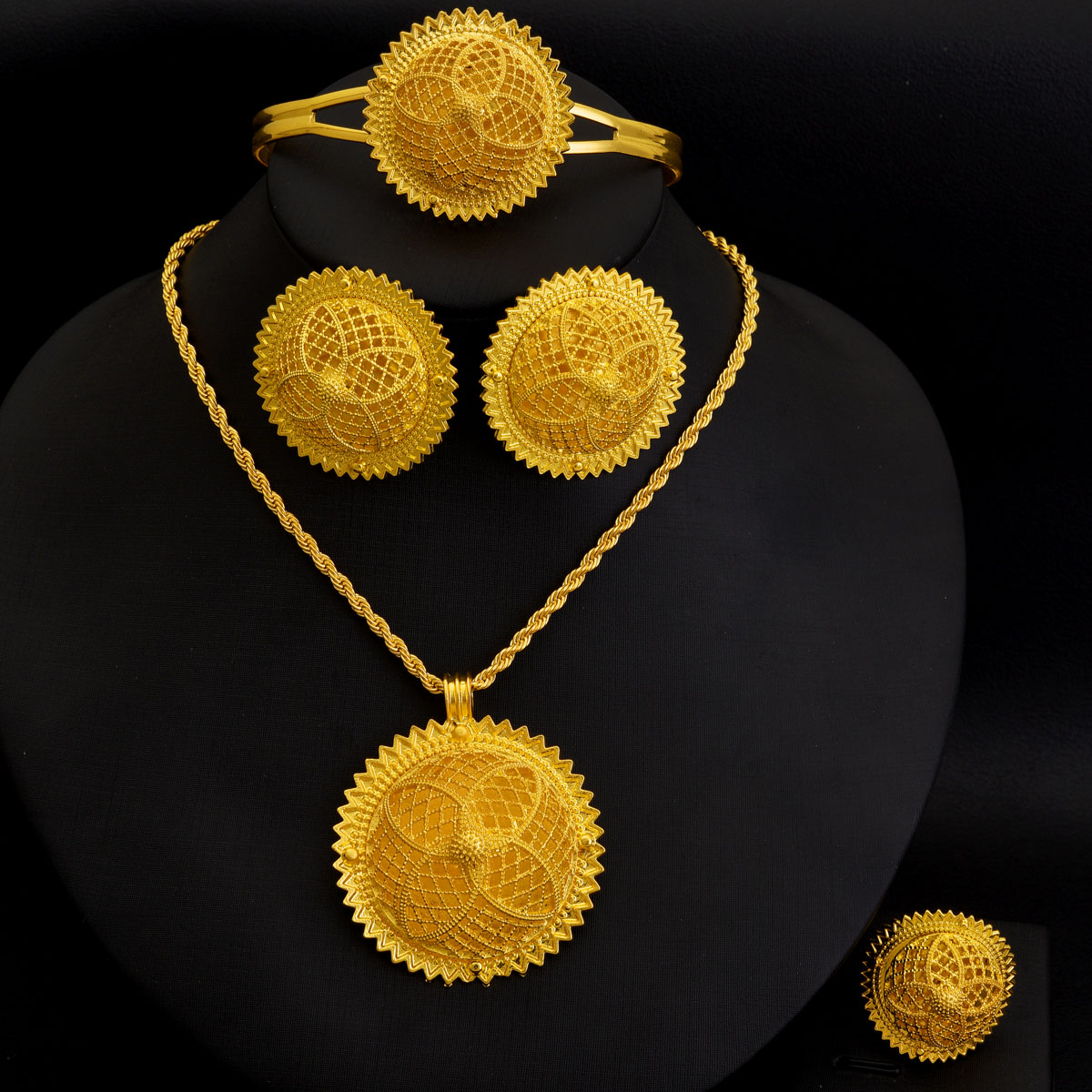 Africa Dubai Golden Color Jewe - огляд і ціна Ethnic Fashion In Dubai