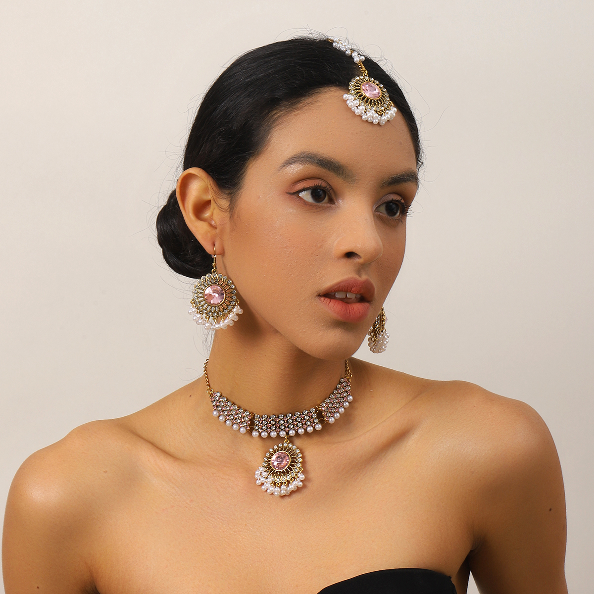 Luxury Gold Color Round Crysta - огляд і ціна Ethnic Fashion In Dubai