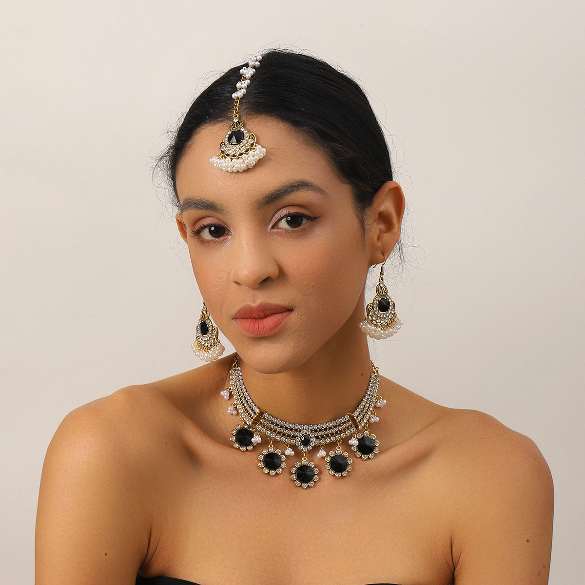 Luxury Gold Color Round Crysta - огляд і ціна Ethnic Fashion In Dubai